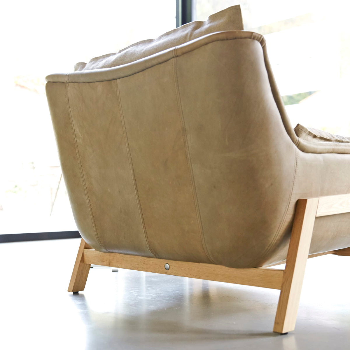 Woodnest - Solid Oak and Leather Cheyenne Armchair – image 10