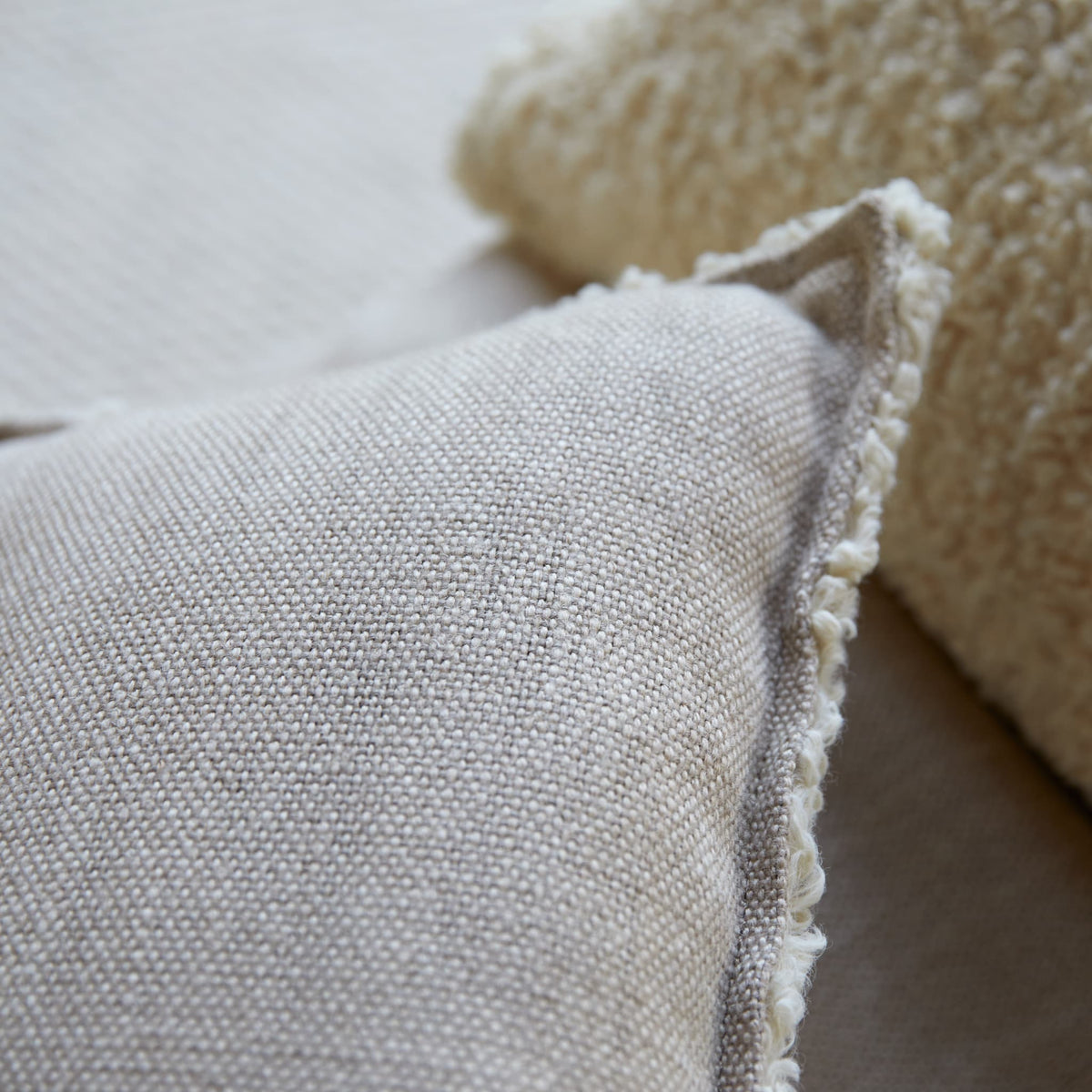 Woodnest - Solid Oak and Linen Fabric Armchair – image 3