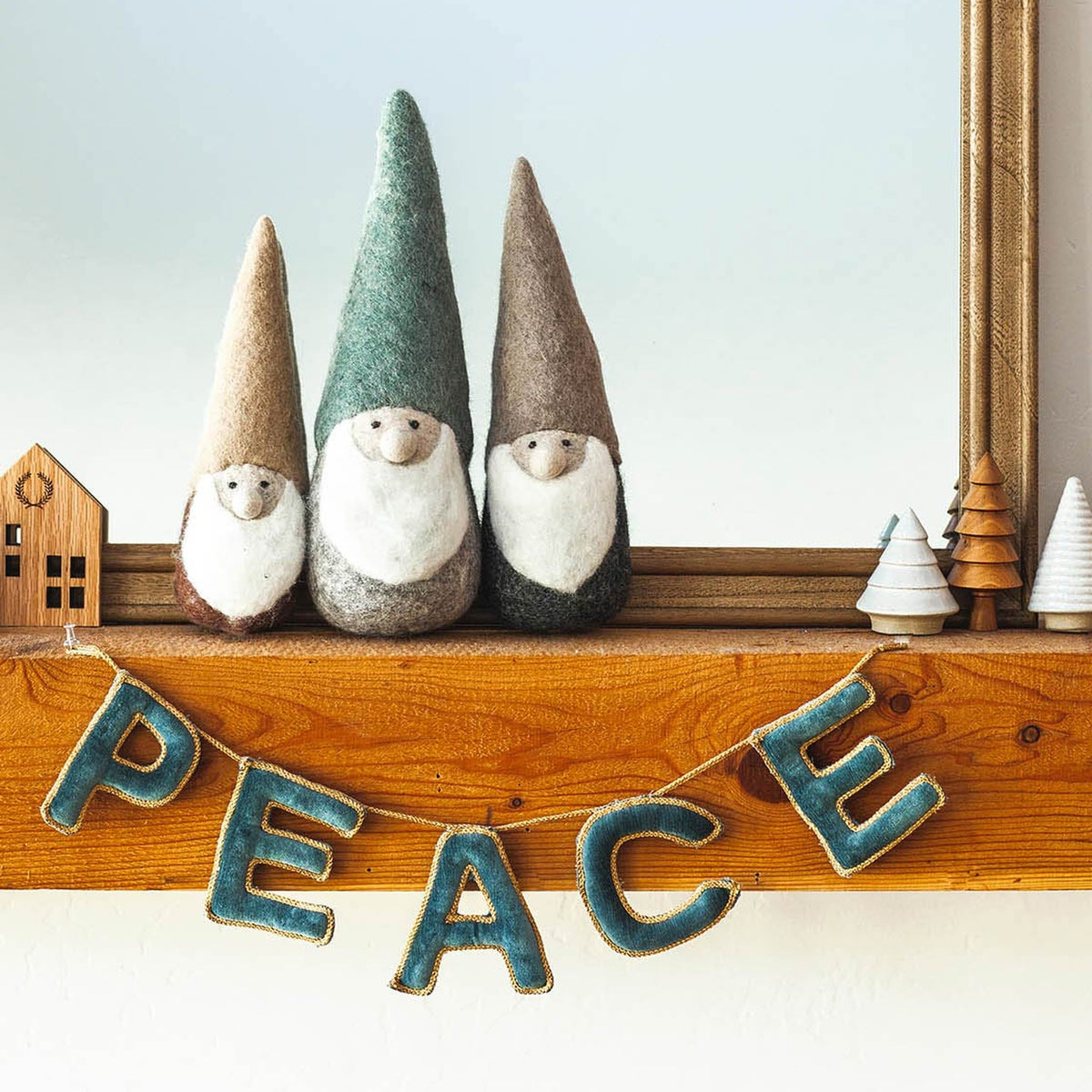 Holiday Greeting Garland