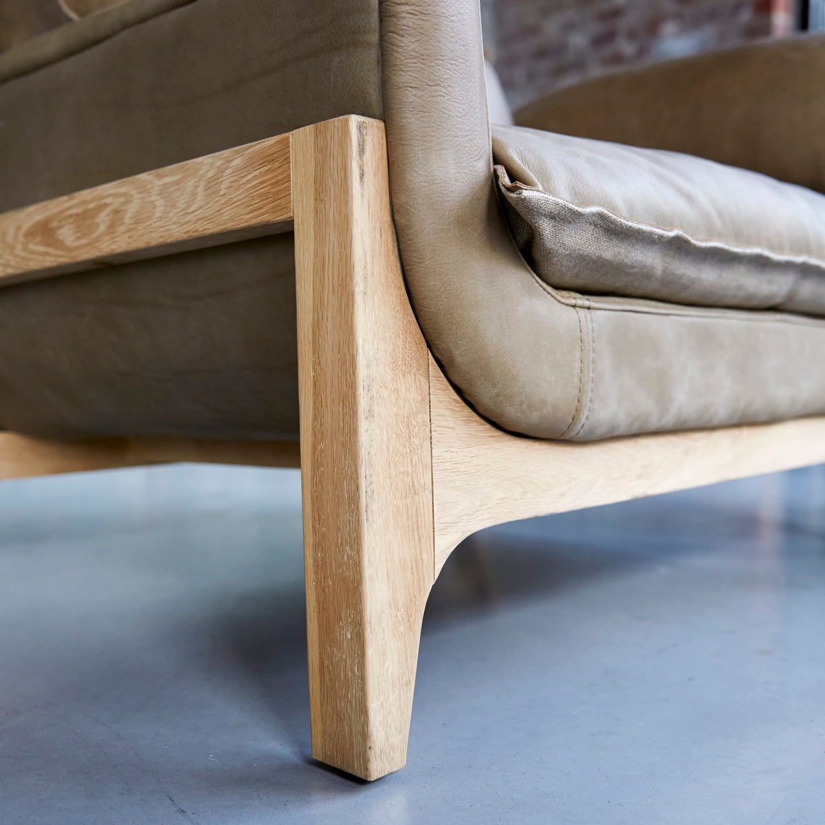 Woodnest - Solid Oak and Leather Cheyenne Armchair – image 14