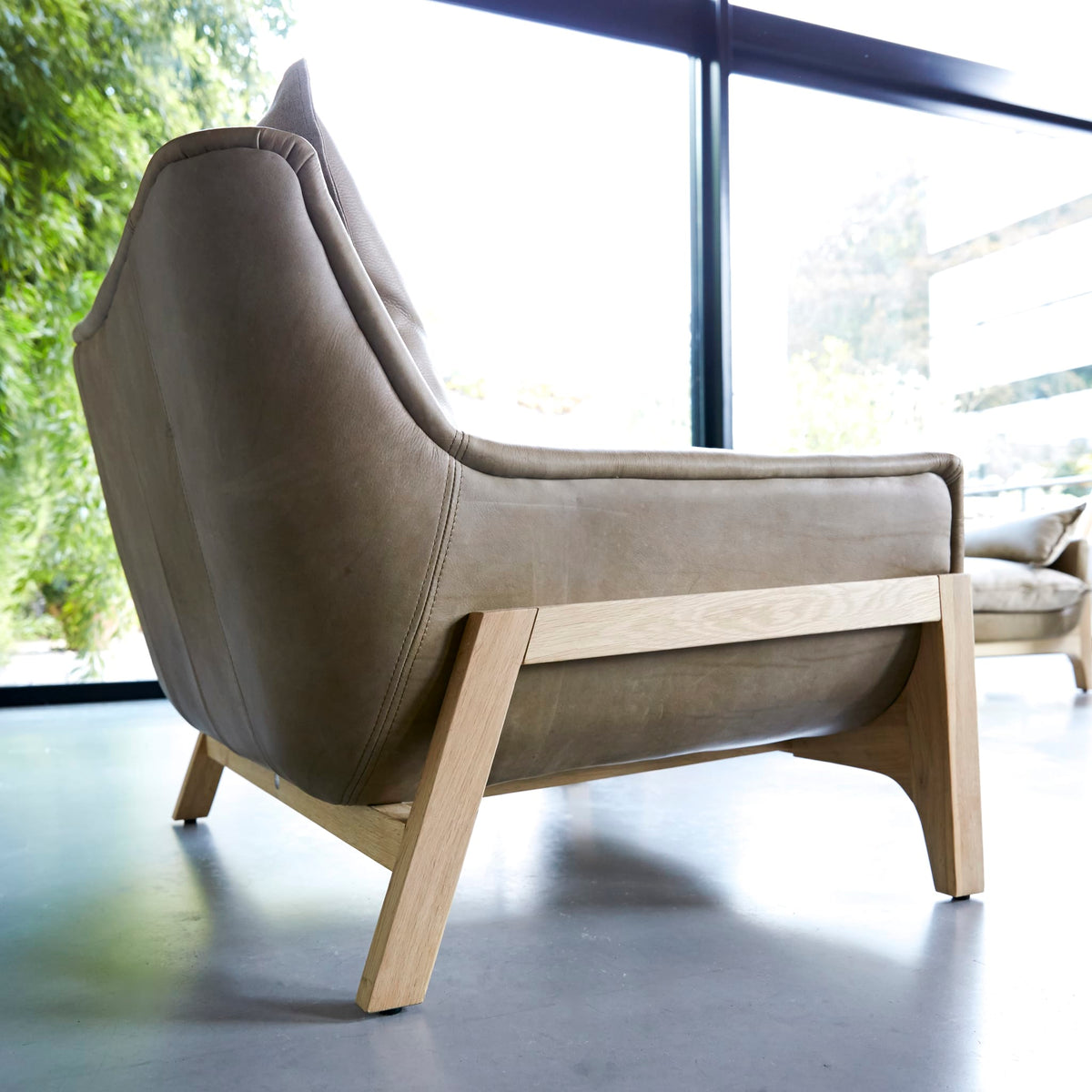 Woodnest - Solid Oak and Leather Cheyenne Armchair – image 7
