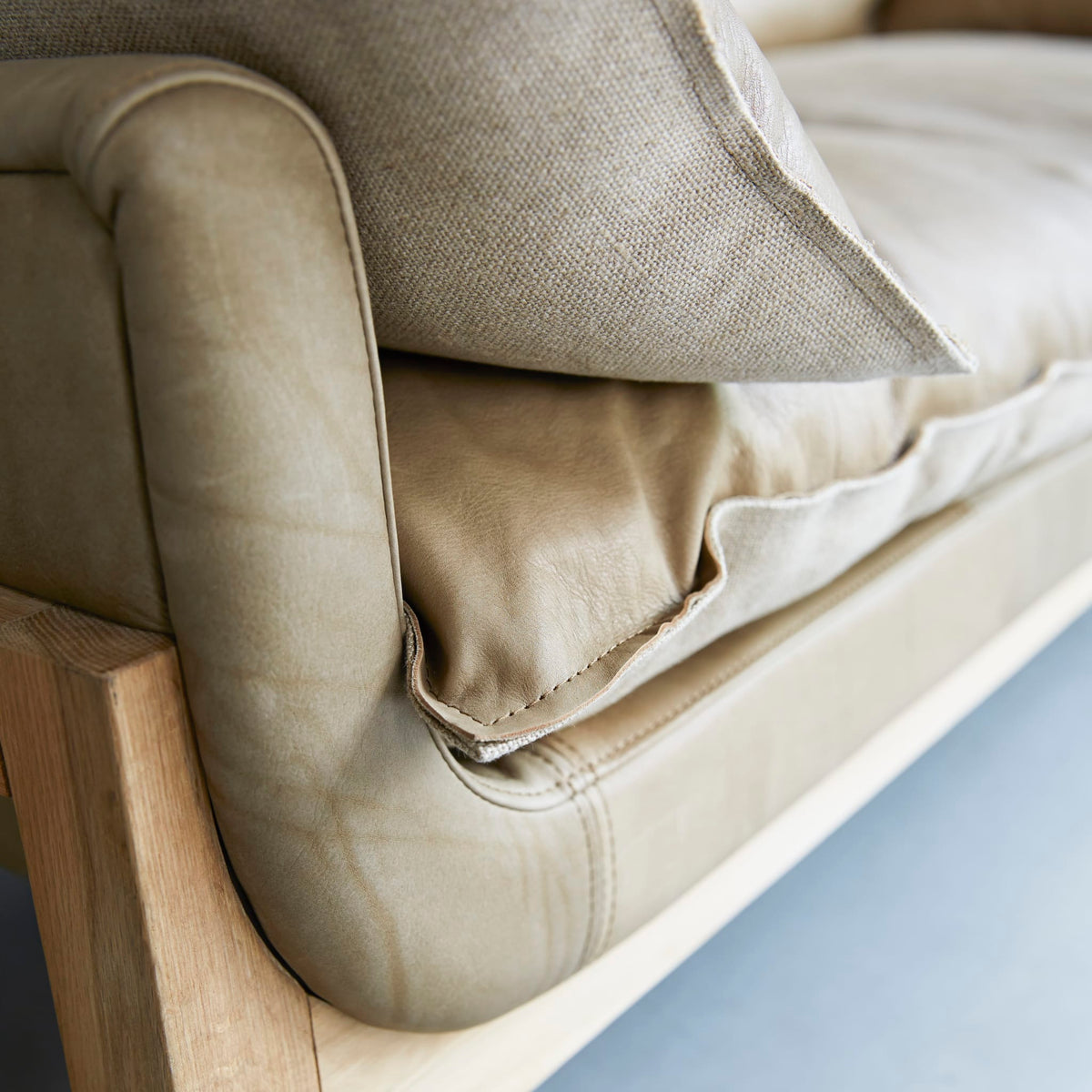 Woodnest - Solid Oak and Leather Cheyenne 2-Seat Sofa – image 10