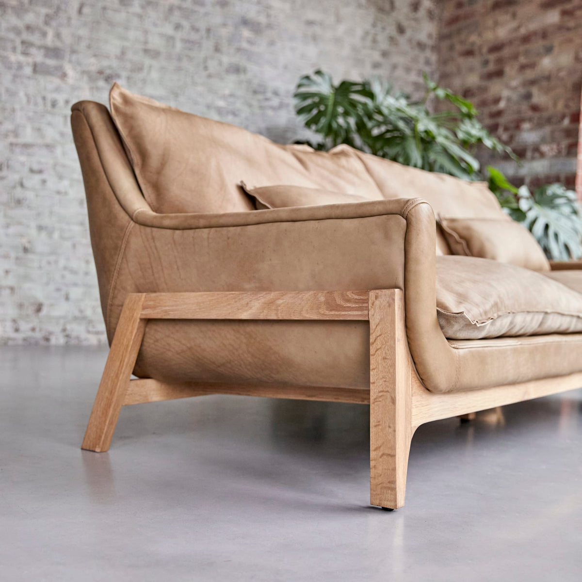Woodnest - Solid Oak and Leather Cheyenne 3-Seat Sofa – image 9