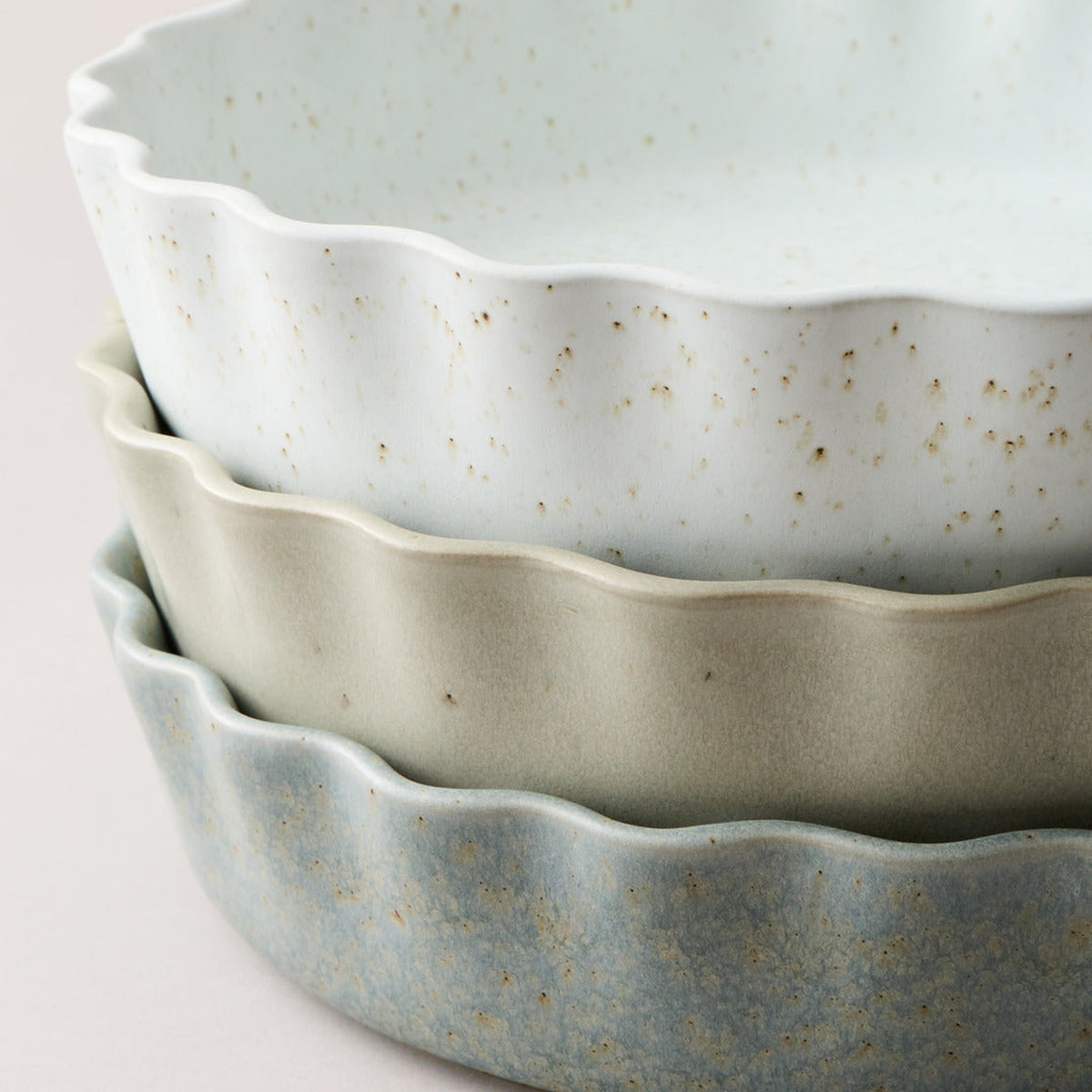 Fieldstone Ruffle Pie Dish
