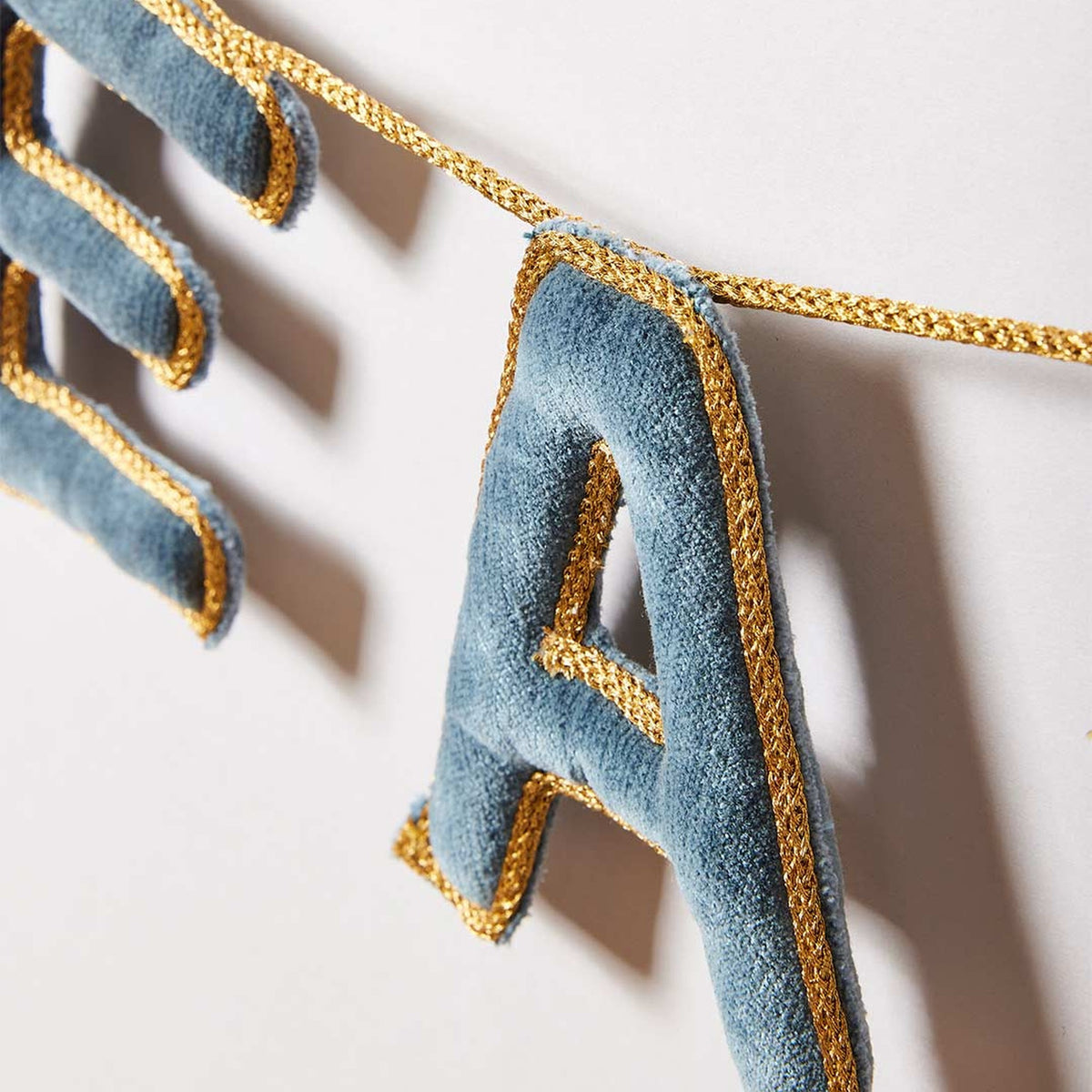Holiday Greeting Garland