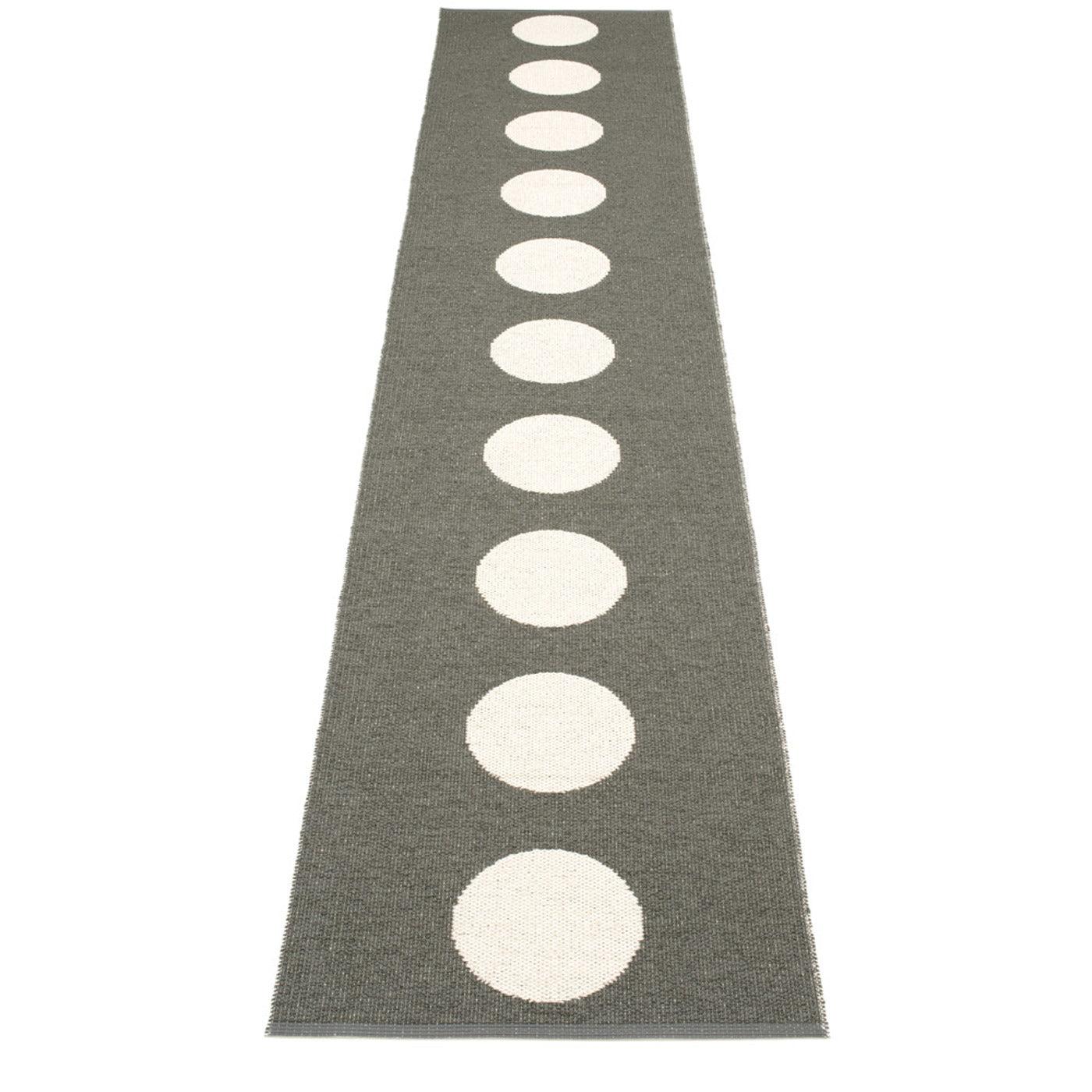 Vera Rug - Charcoal - Sea Green Designs