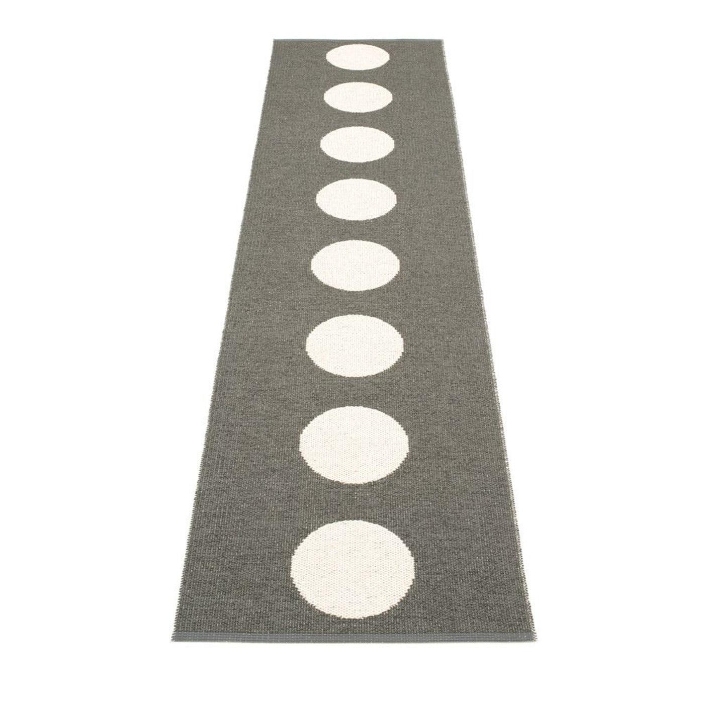 Vera Rug - Charcoal - Sea Green Designs